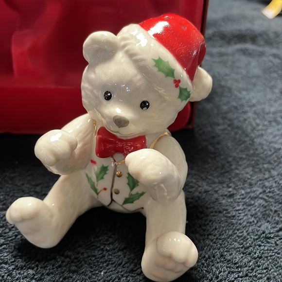 Lenox Holiday Teddy & Present Salt & Pepper Shakers - Picture 2 of 3